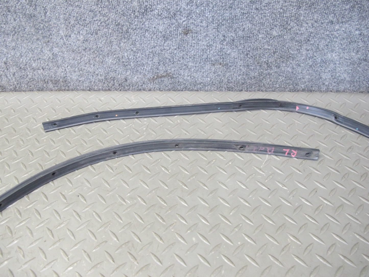 2003-2009 Hummer H2 Rear Left Driver Side Door Body Weatherstrip Rubber Seal