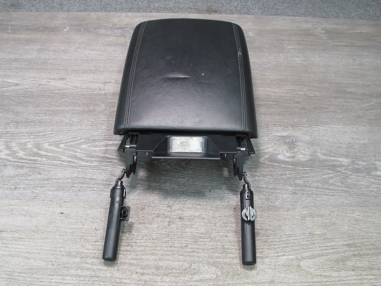 2003-2010 Porsche Cayenne 955 Center Console Leather Armrest Lid w Shocks