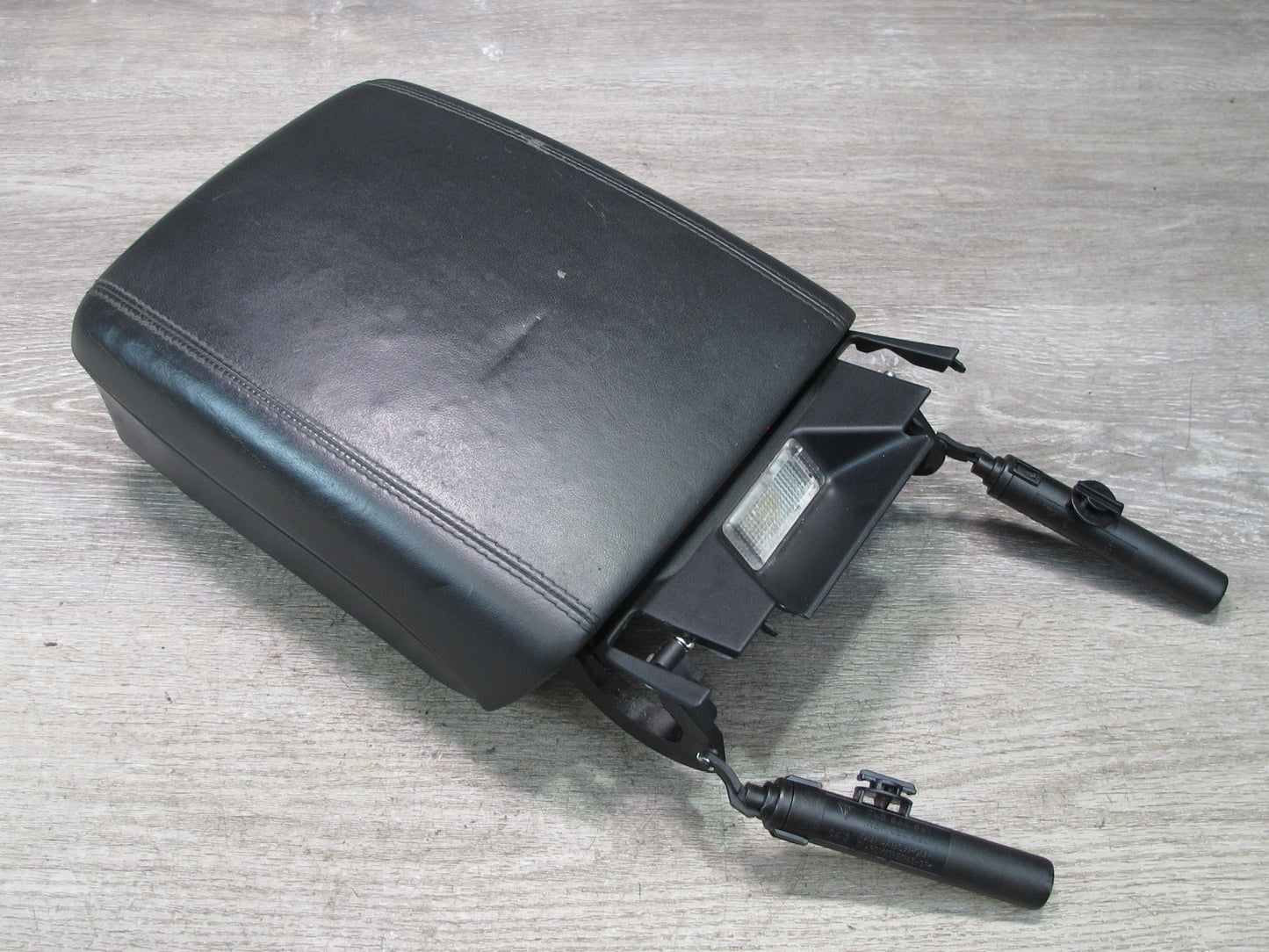 2003-2010 Porsche Cayenne 955 Center Console Leather Armrest Lid w Shocks