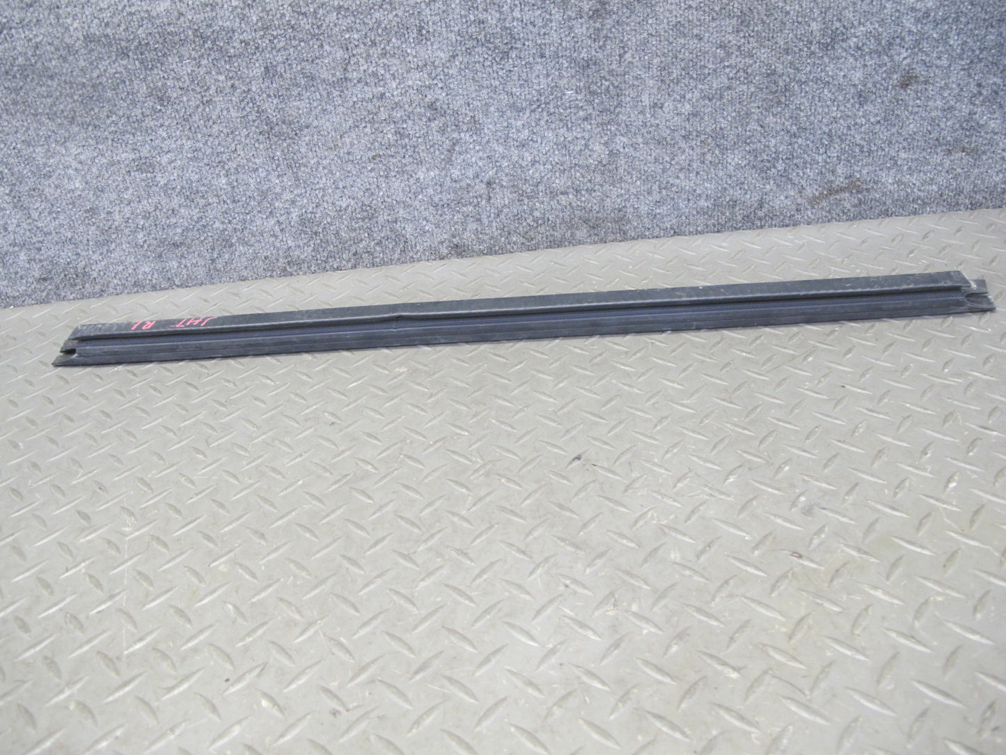 2003-2009 Hummer H2 Rear Left Window Outer Inner Weatherstrip Rubber Seal Set