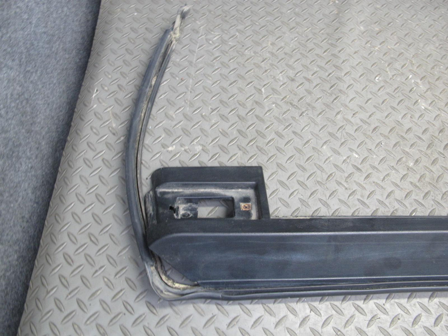 2005-2009 Hummer H2 SUT Left Driver Side Roof Rack Rail Cover Molding