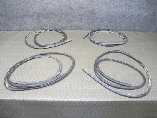 2005-2009 Hummer H2 SUT Front & Rear Door Body Weather Strip Rubber Seal Set