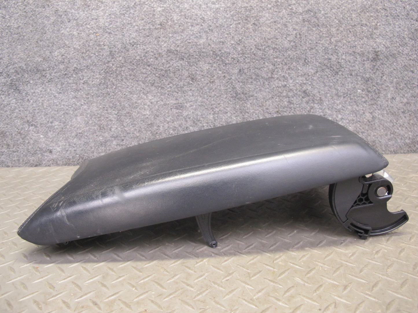 08-09 Lexus UVF46 LS600h Center Console Leather Armrest Lid Cover Black OEM