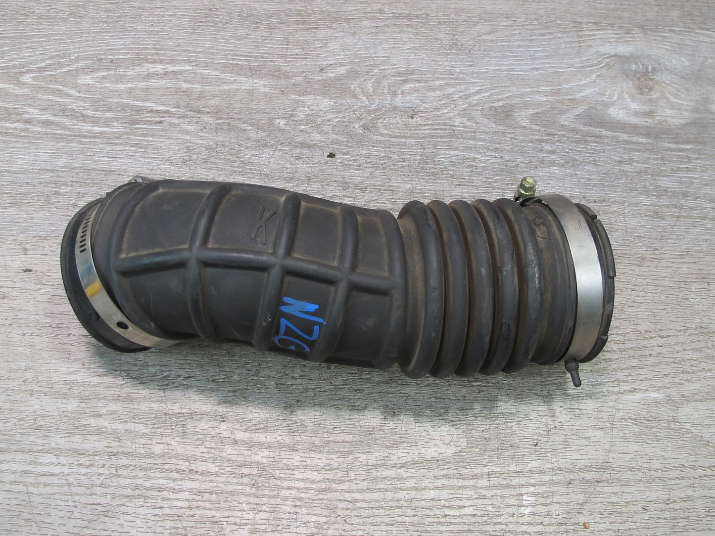 07-09 Nissan 350Z Z33 Convertible VQ35HR Right Engine Air Intake Tube OEM