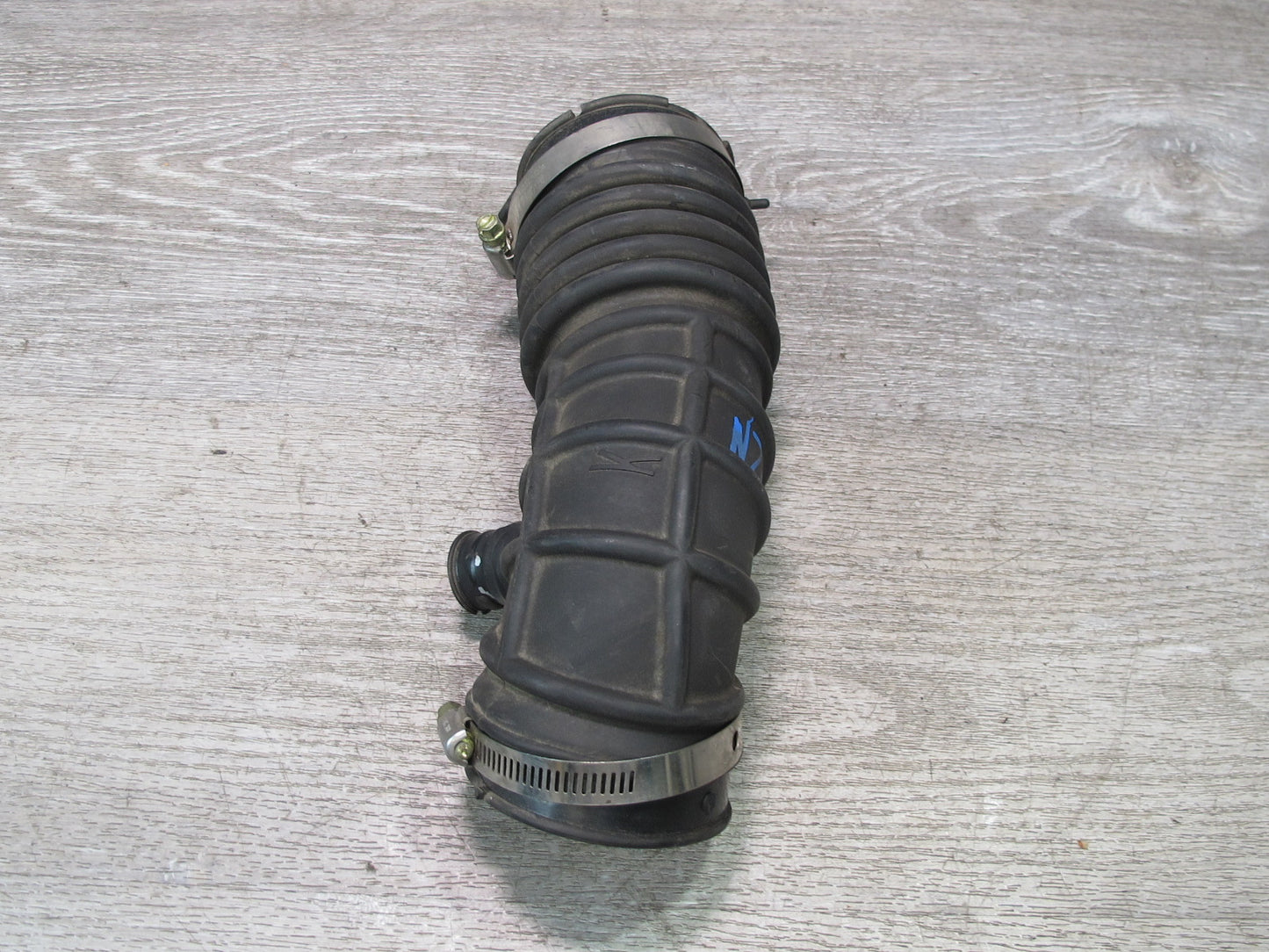 07-09 Nissan 350Z Z33 Convertible VQ35HR Right Engine Air Intake Tube OEM