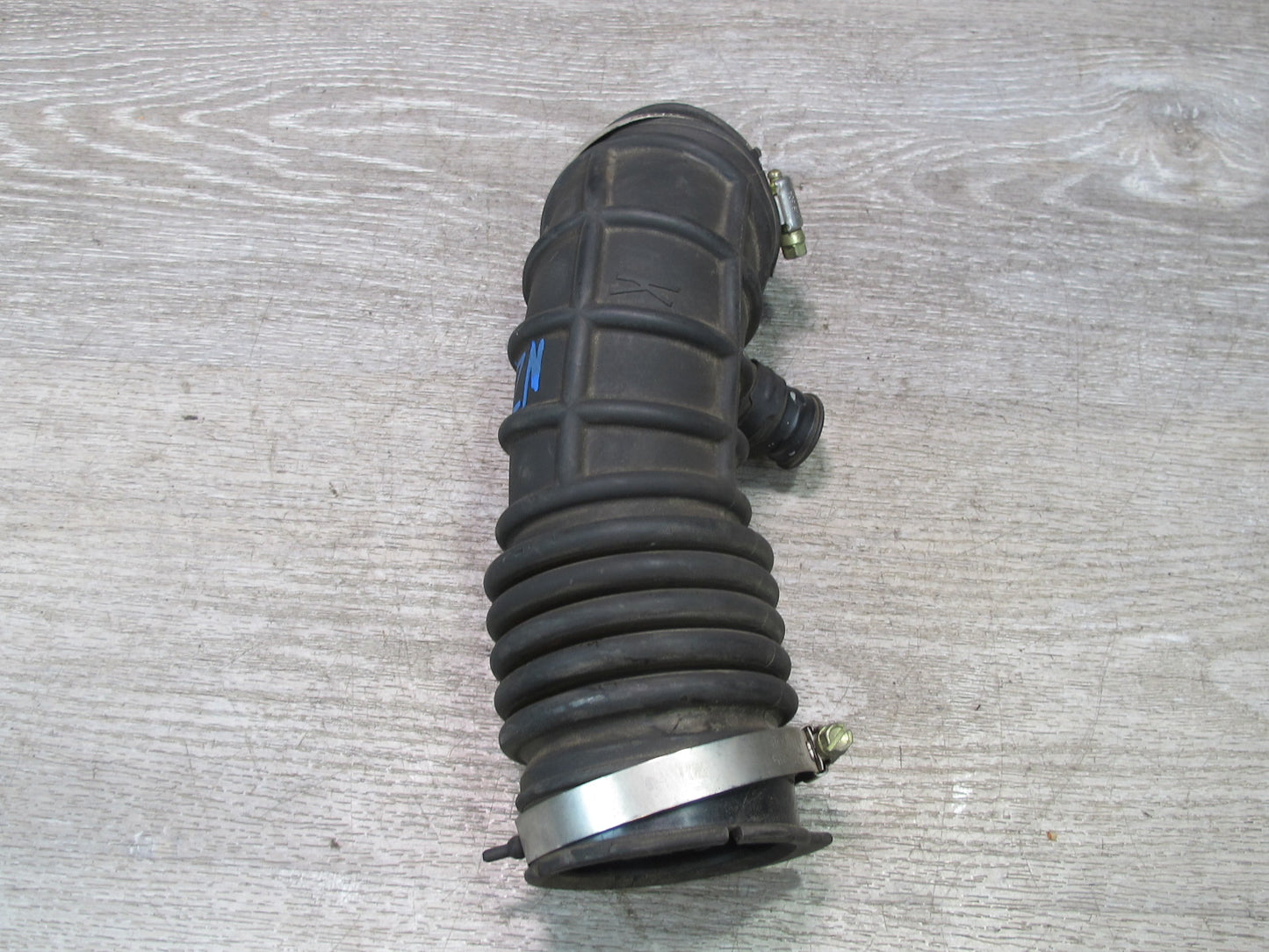 07-09 Nissan 350Z Z33 Convertible VQ35HR Right Engine Air Intake Tube OEM