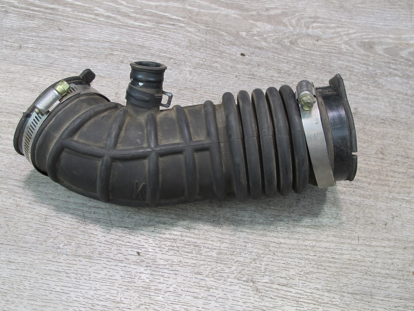 07-09 Nissan 350Z Z33 Convertible VQ35HR Right Engine Air Intake Tube OEM