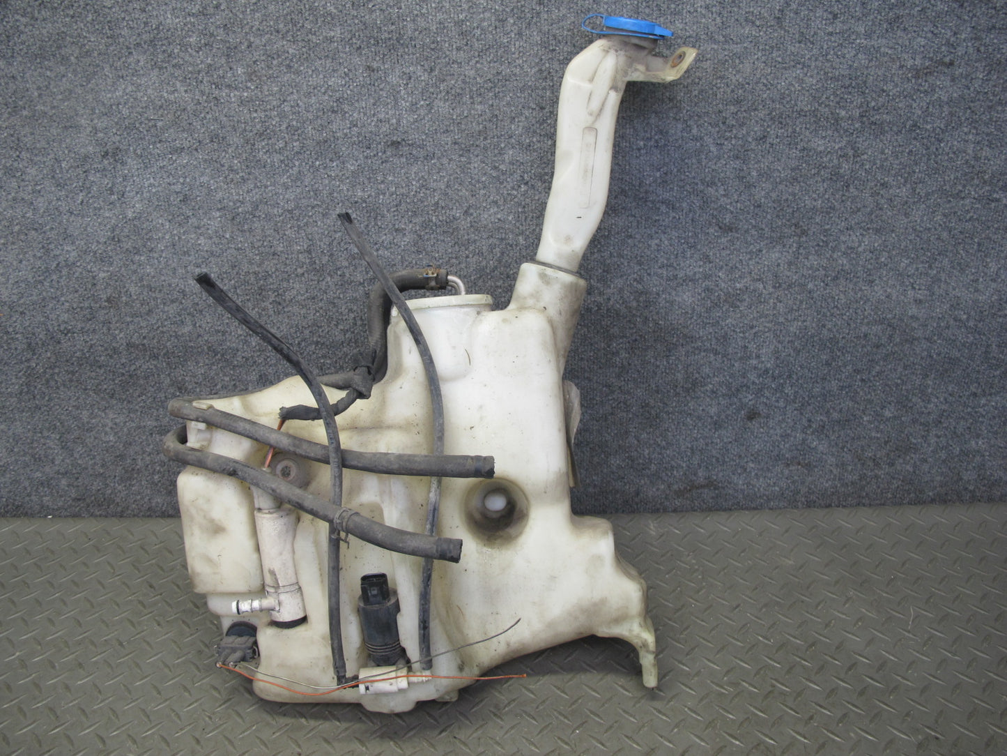 07-11 Mercedes W164 Ml-class Windshield Washer Reservoir w Pump OEM