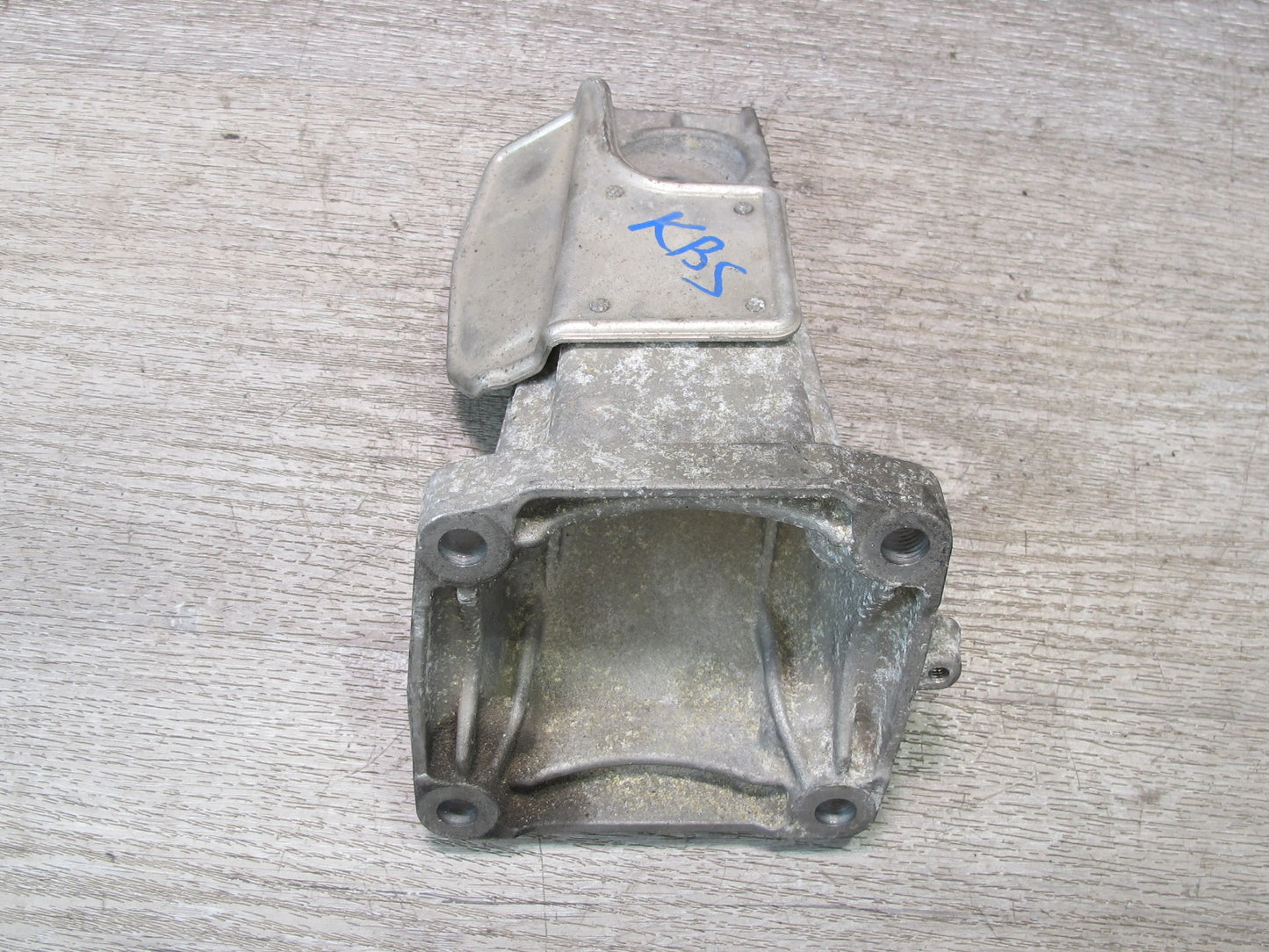 2006-2010 BMW E63 E64 M6 5.0L S85 Left & Right Engine Motor Mount Set of 2
