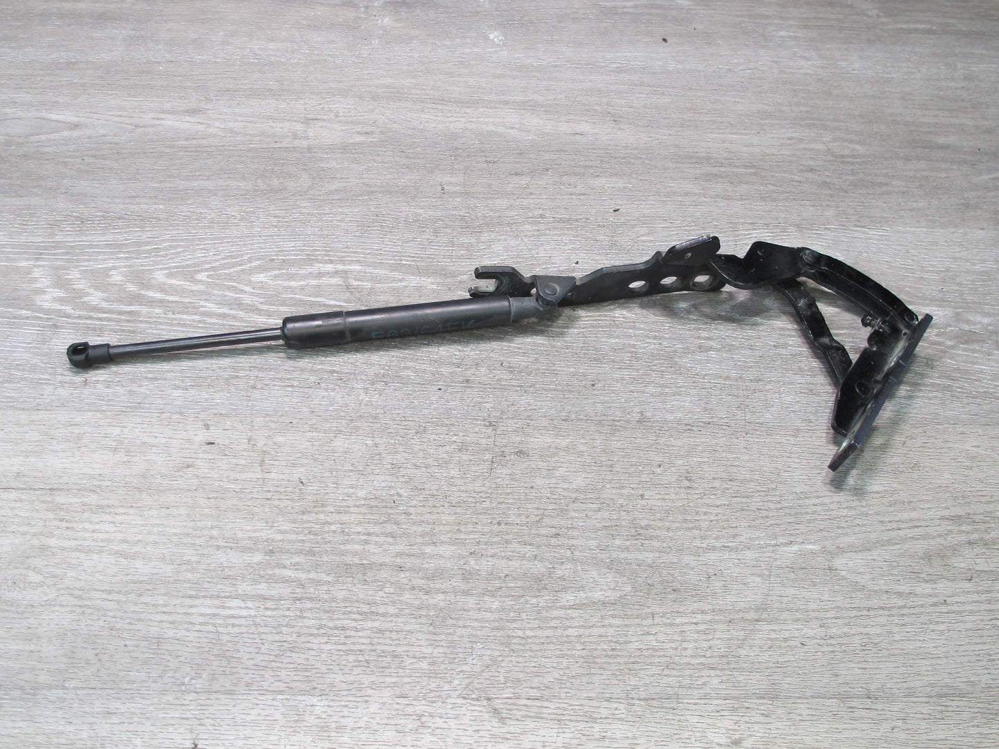 2006-2010 BMW E63 E64 Front Left & Right Hood Hinge w Shock Support Set