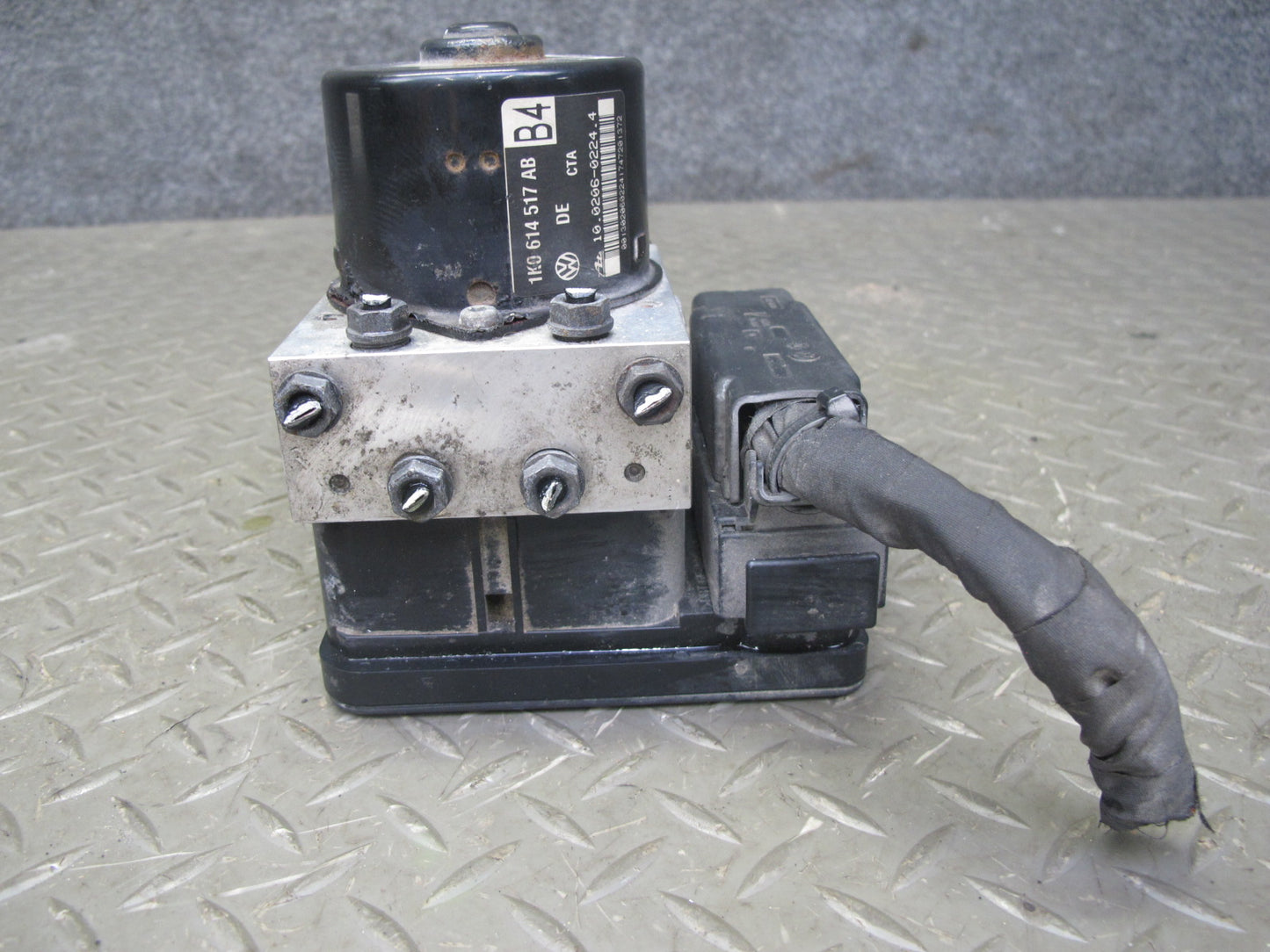 2008 VW Golf R32 VR6 3.2L AWD Anti Lock Brake ABS Pump Module 1K0614517AB OEM