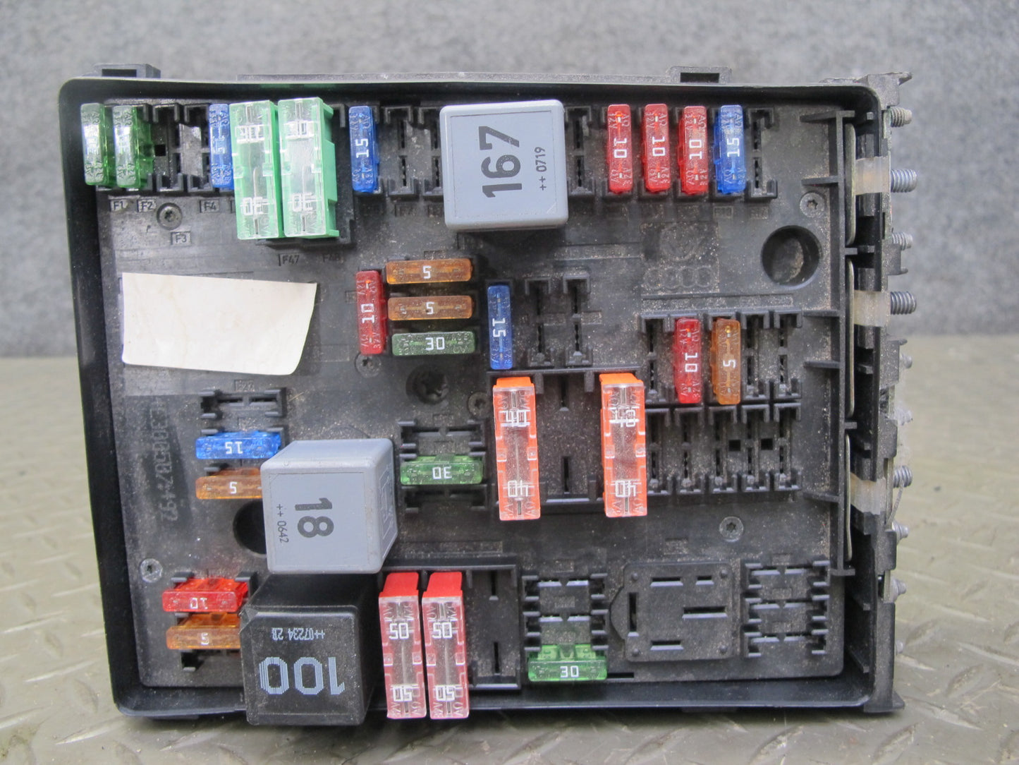 06-16 VW Golf MK5 R32 Passat CC VR6 Engine Bay Fuse Relay Box Module OEM