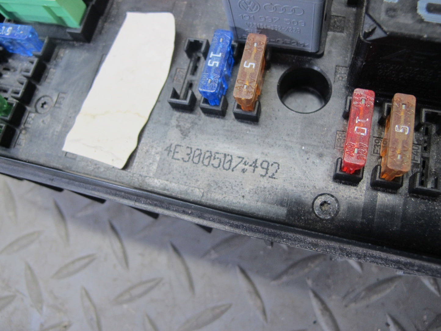 06-16 VW Golf MK5 R32 Passat CC VR6 Engine Bay Fuse Relay Box Module OEM