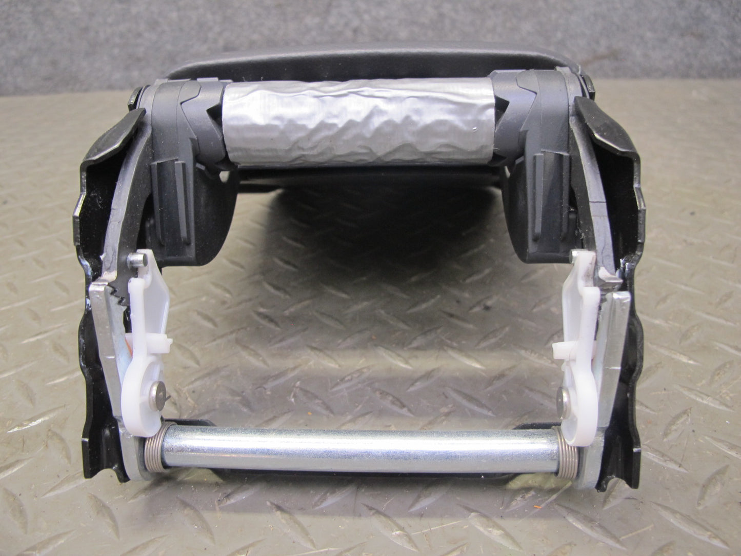 05-09 VW Golf R32 GTI Rabbit Jetta Center Console Leather Armrest Lid OEM