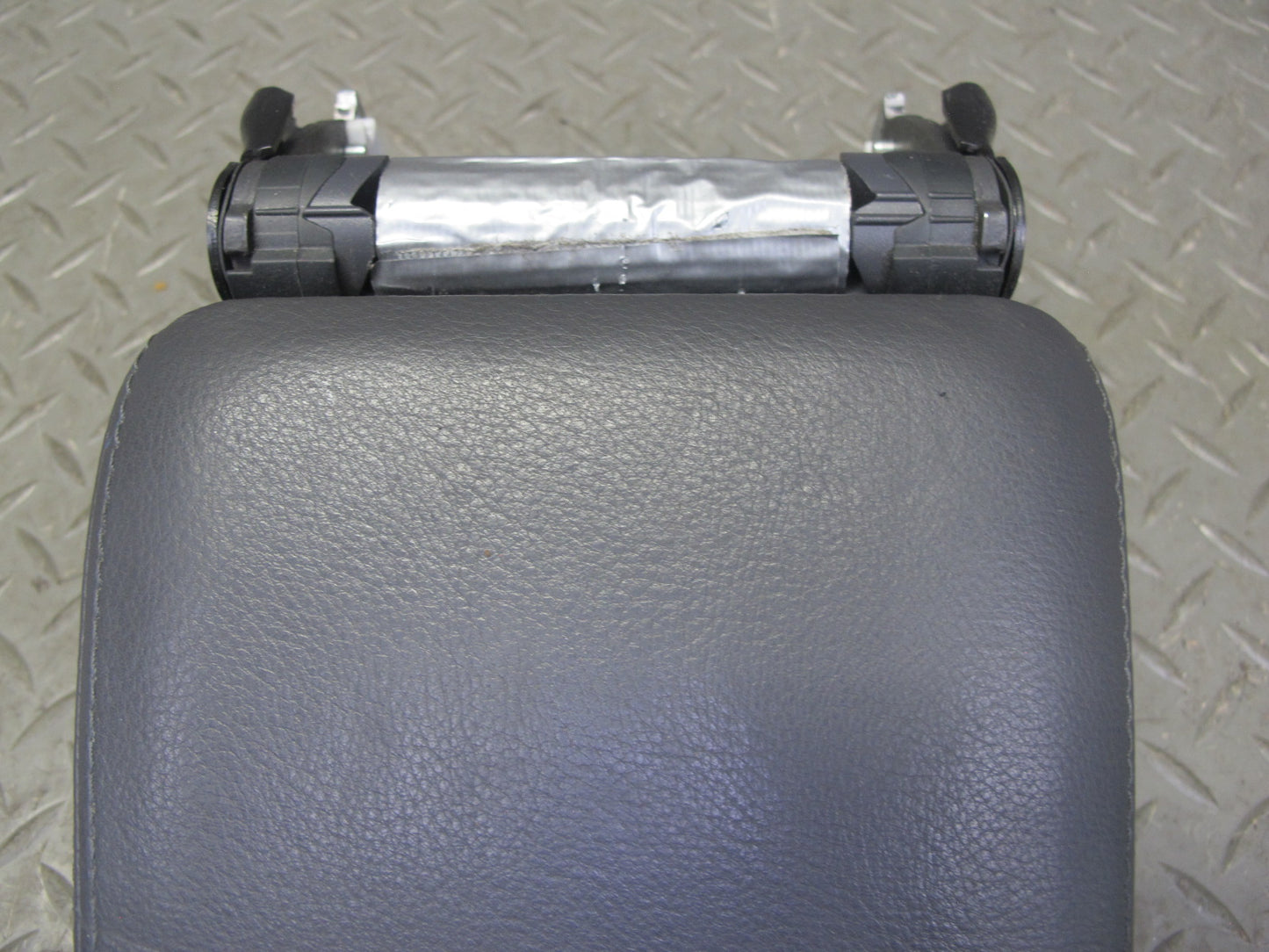 05-09 VW Golf R32 GTI Rabbit Jetta Center Console Leather Armrest Lid OEM