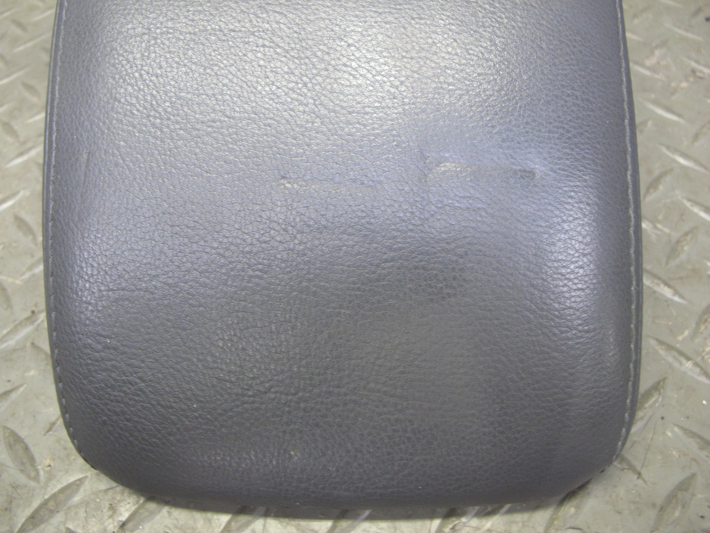 05-09 VW Golf R32 GTI Rabbit Jetta Center Console Leather Armrest Lid OEM