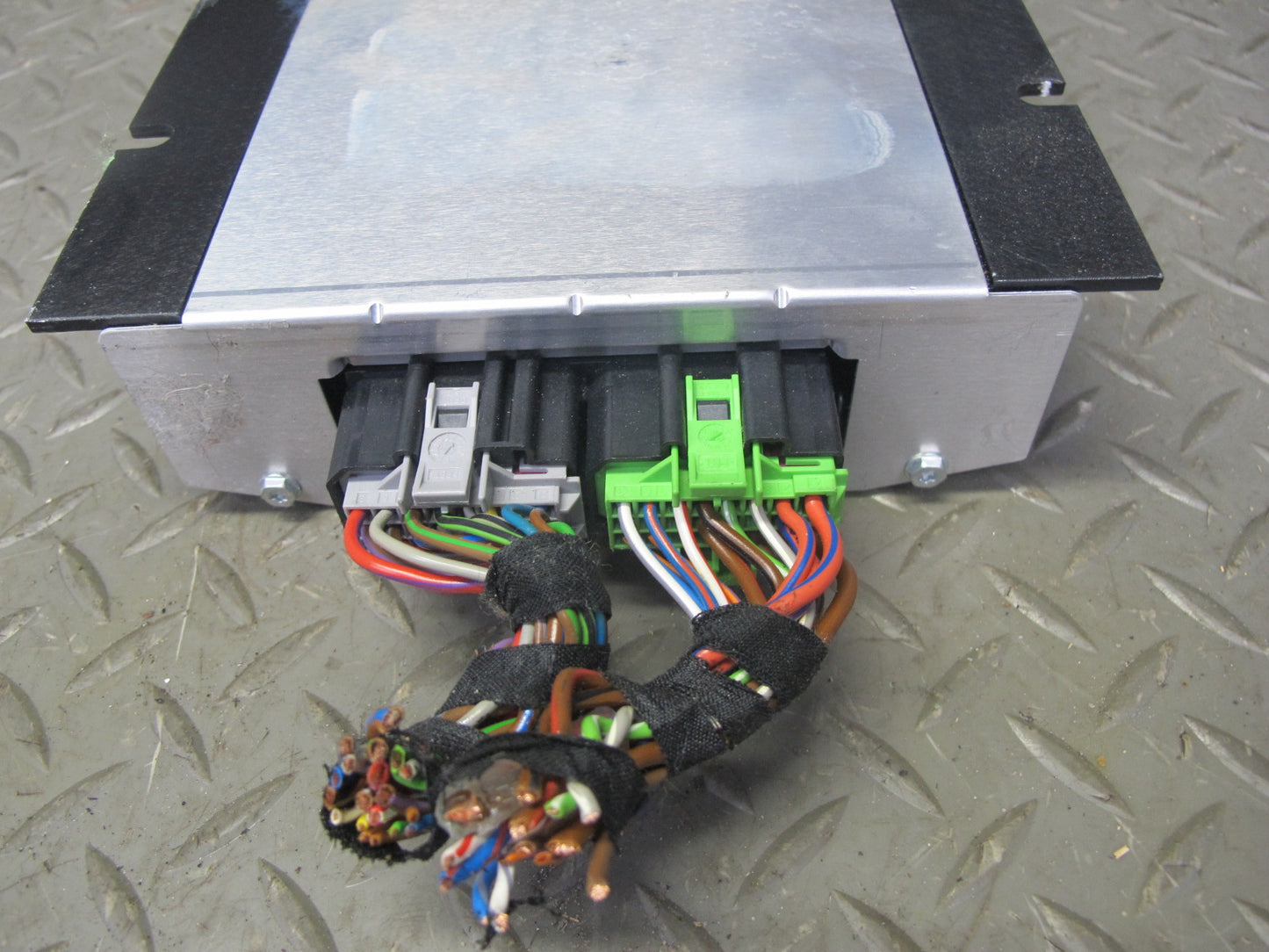 05-10 VW R32 GTI Jetta Rabbit Audio Stereo AMP Amplifier 1K6035456A OEM