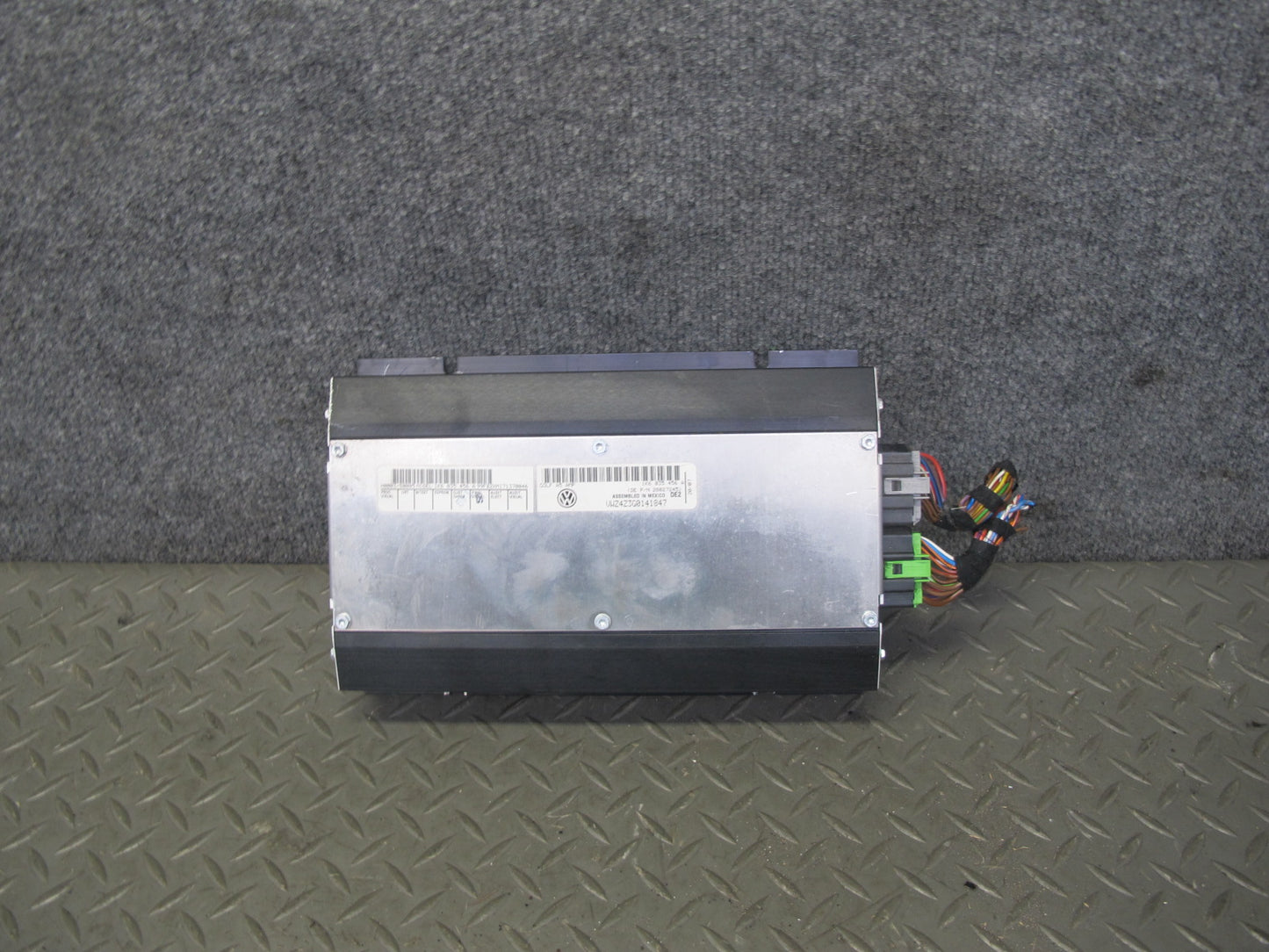 05-10 VW R32 GTI Jetta Rabbit Audio Stereo AMP Amplifier 1K6035456A OEM
