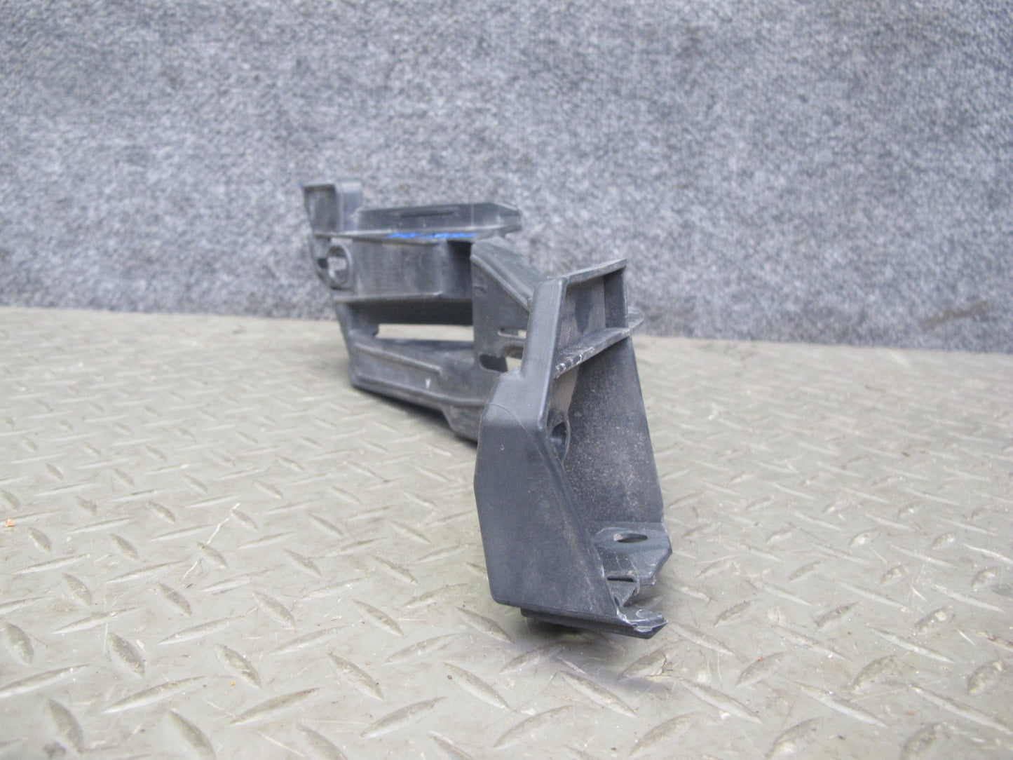2008 VW R32 VR6 Rear Bumper Impact Absorber Guide Bracket Mount Set OEM