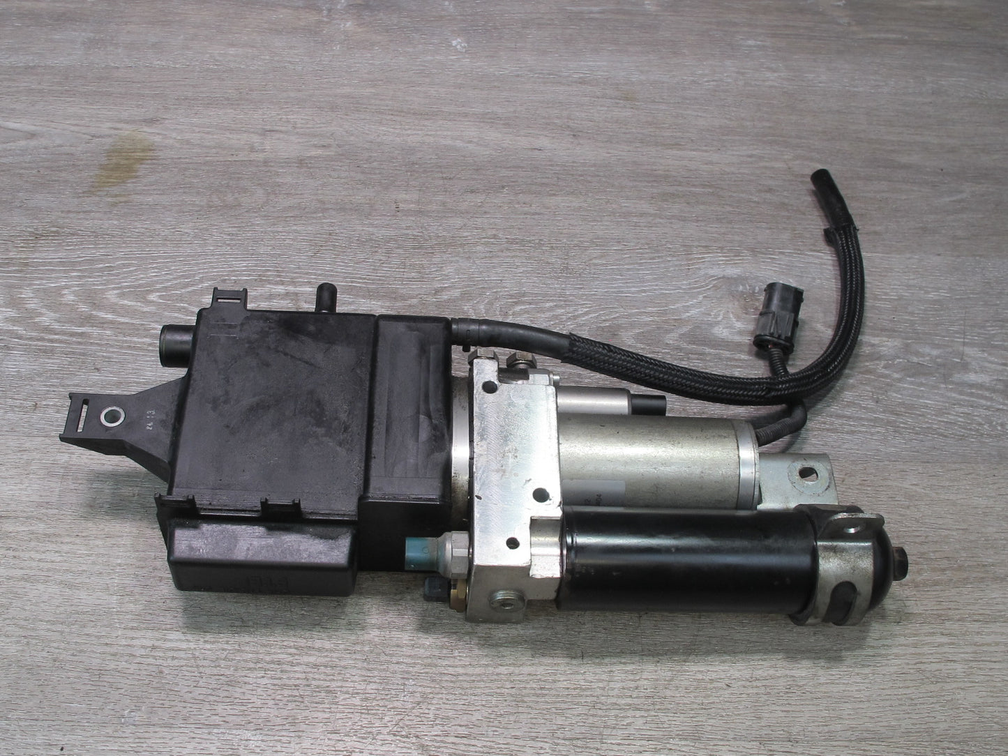 2006-2010 BMW E63 E64 M6 SMG Transmission Hydraulic Pump