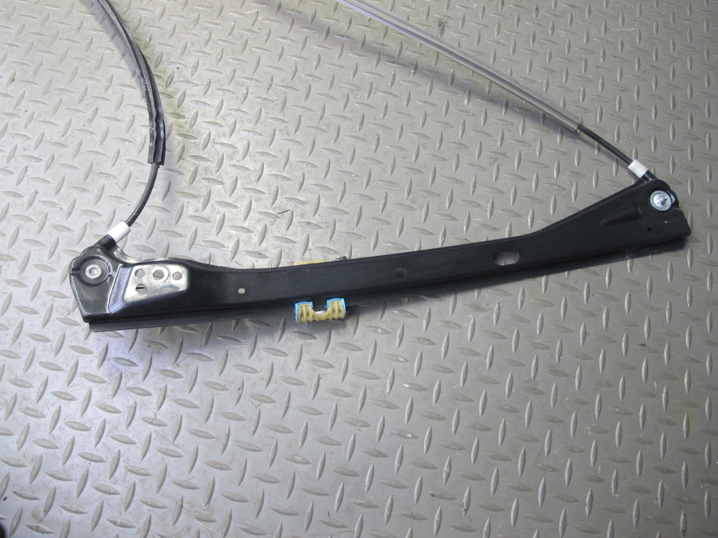 06-09 VW R32 GTI Rabbit MK5 2-DR Right Door Window Regulator w Motor OEM