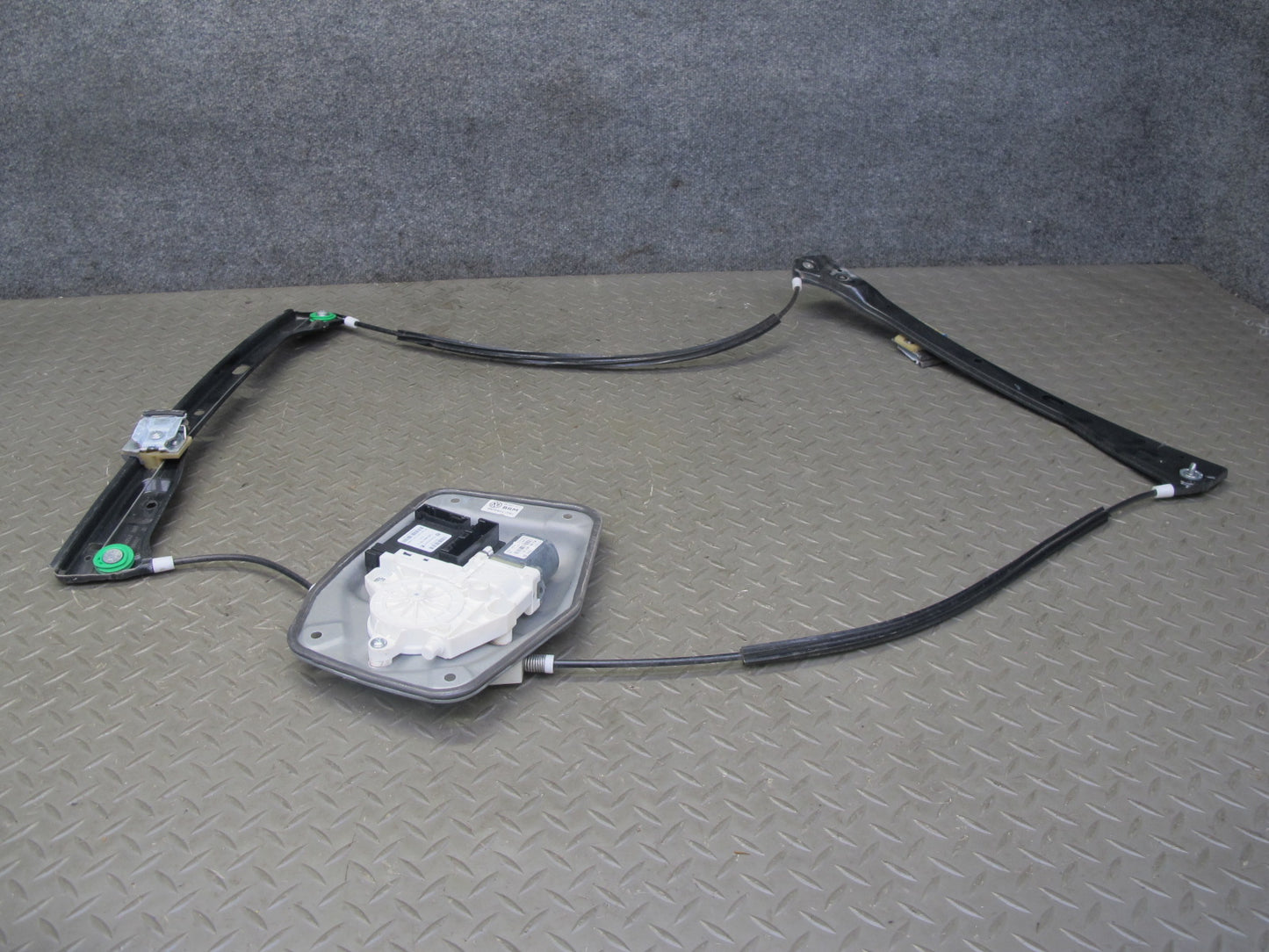 06-09 VW R32 GTI Rabbit MK5 2-DR Left Door Window Regulator w Motor OEM