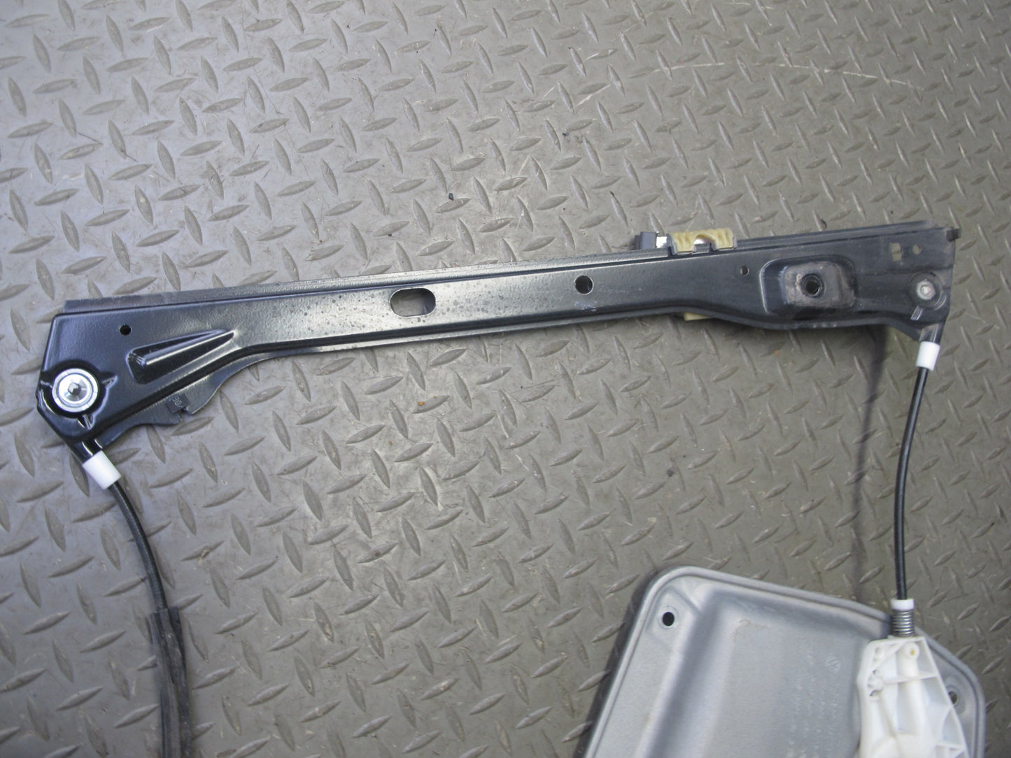 06-09 VW R32 GTI Rabbit MK5 2-DR Left Door Window Regulator w Motor OEM