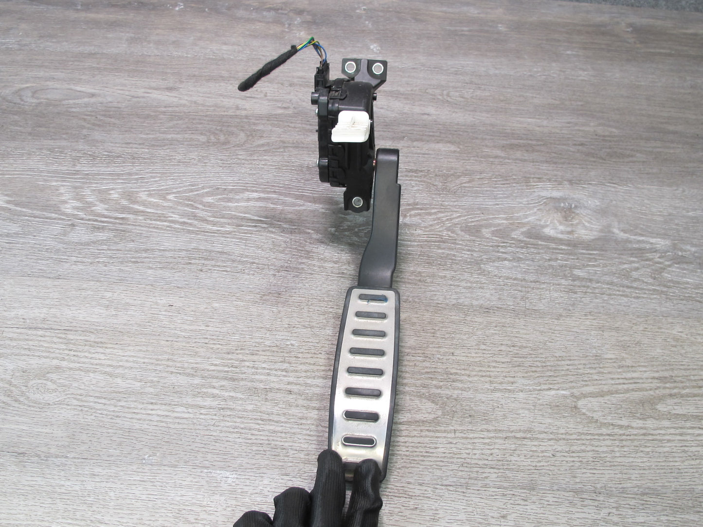 2003-2006 Porsche Cayenne 955 Gas Acceleration Pedal 7L0723507B