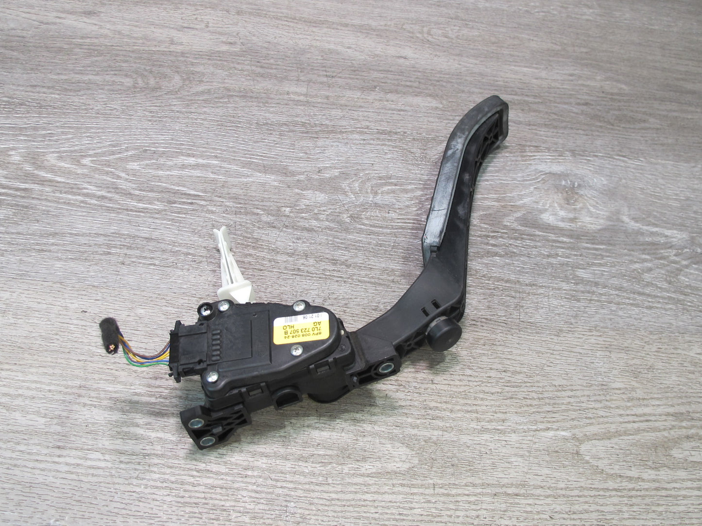 2003-2006 Porsche Cayenne 955 Gas Acceleration Pedal 7L0723507B