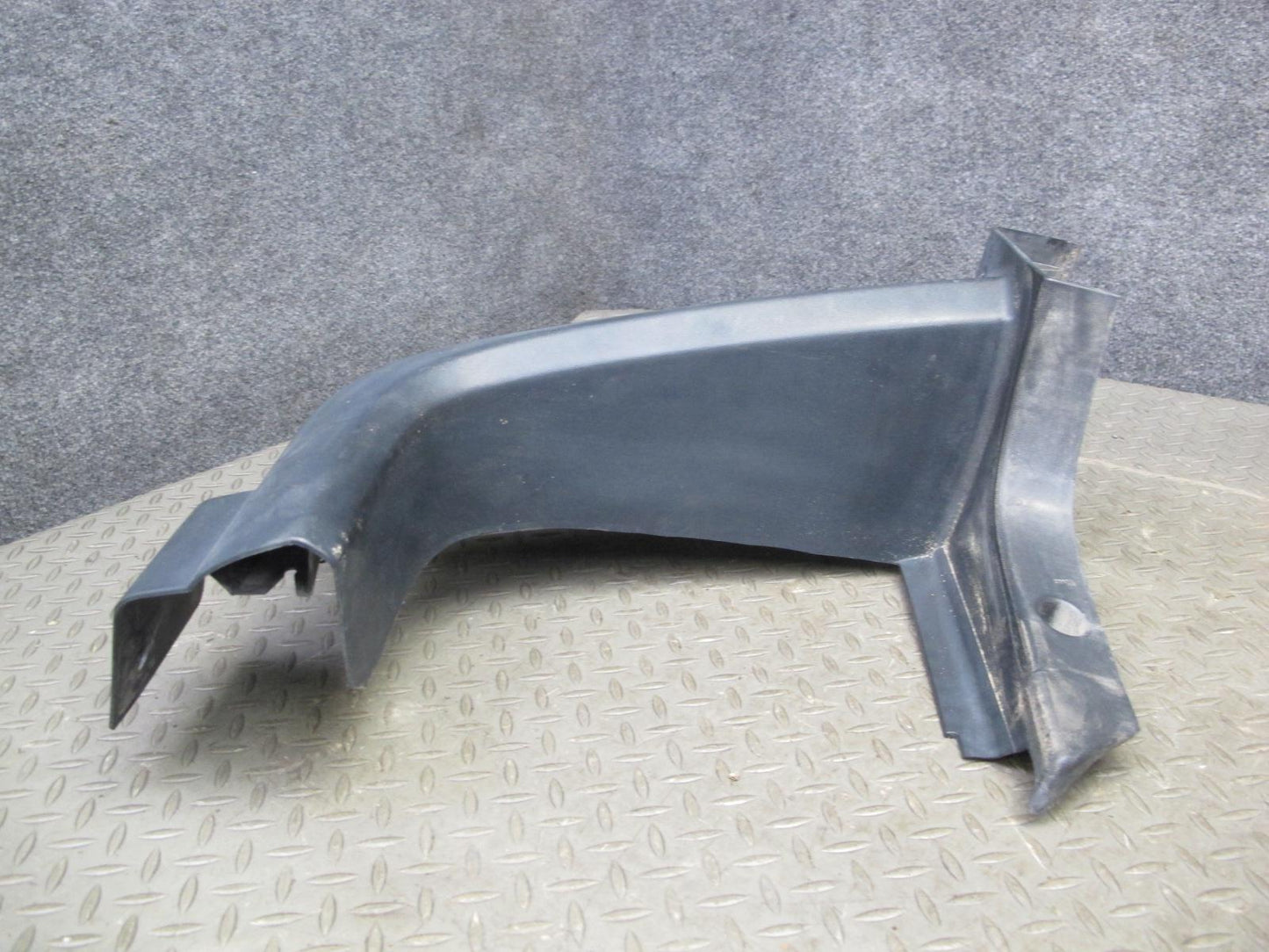 2005-2009 Hummer H2 SUT Rear Right Side Quarter Glass Window Trim Panel Cover