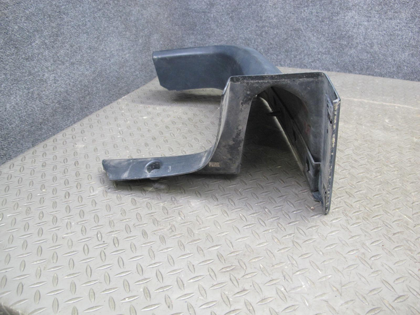 2005-2009 Hummer H2 SUT Rear Right Side Quarter Glass Window Trim Panel Cover