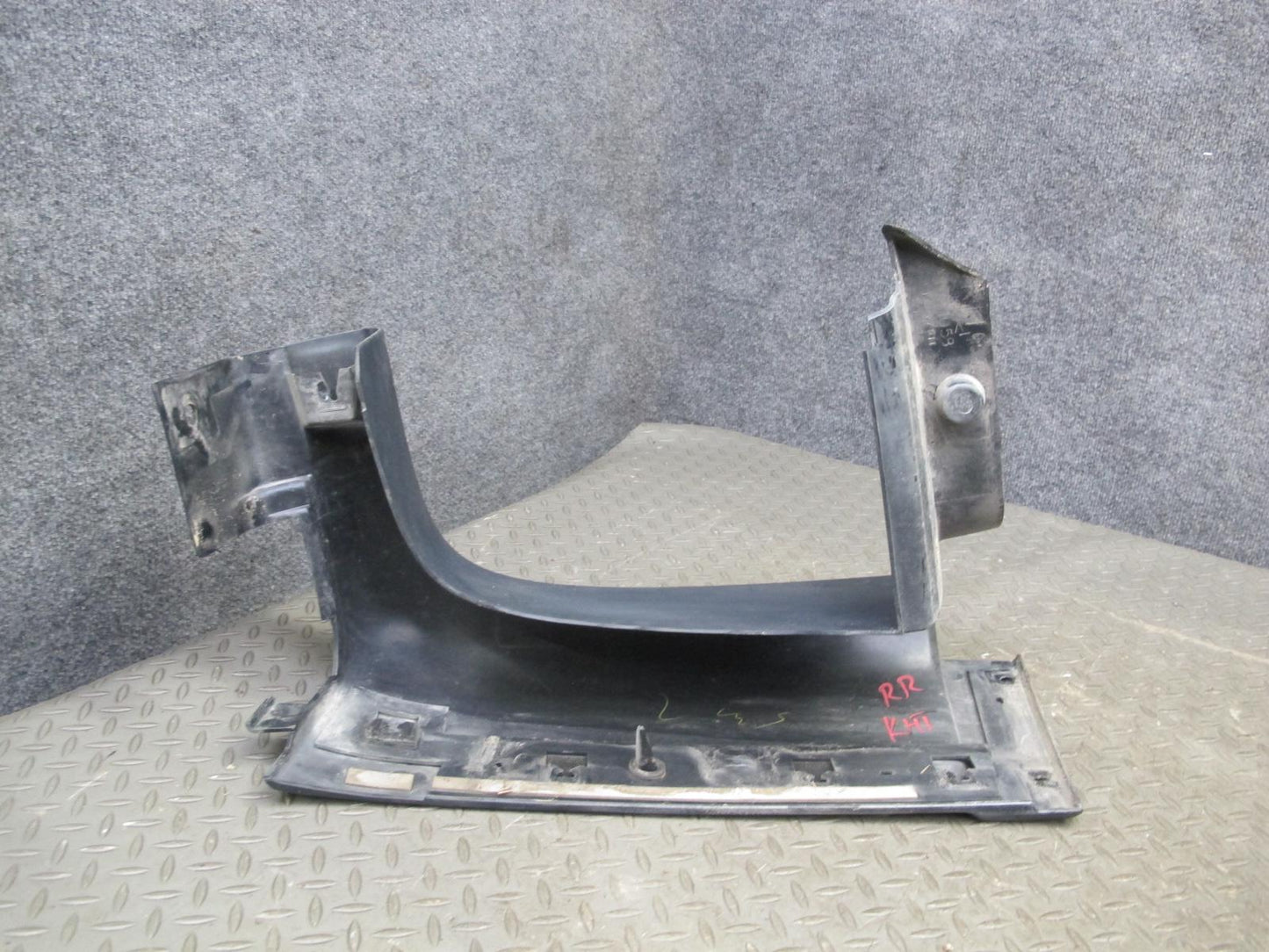 2005-2009 Hummer H2 SUT Rear Right Side Quarter Glass Window Trim Panel Cover