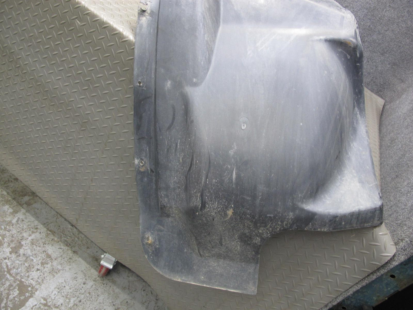 2003-2009 Hummer H2 Front Left Wheel Fender Liner Splash Guard Shield 15176641