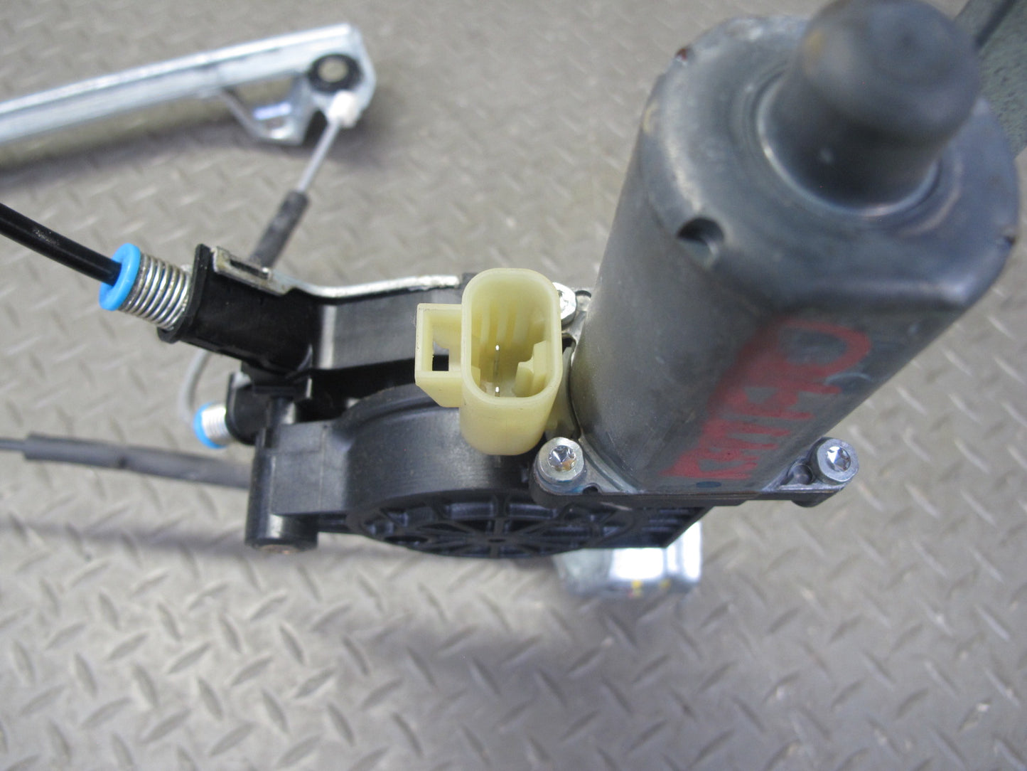 2003-2009 Hummer H2 Front Right Passenger Side Window Regulator W/ Power Motor
