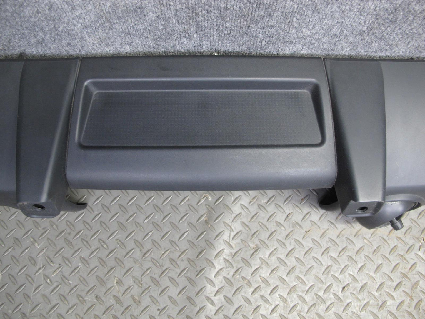 2005-2007 Hummer H2 Right Side Dash Upper Trim Panel W/ Air Vent Assembly