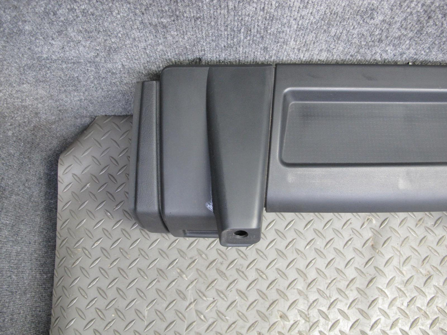 2005-2007 Hummer H2 Right Side Dash Upper Trim Panel W/ Air Vent Assembly