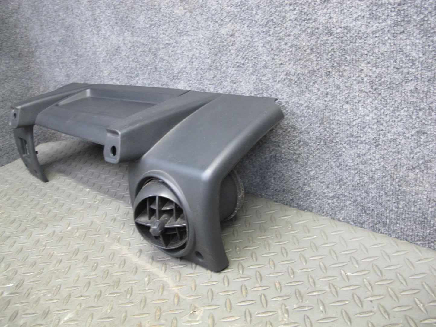 2005-2007 Hummer H2 Right Side Dash Upper Trim Panel W/ Air Vent Assembly