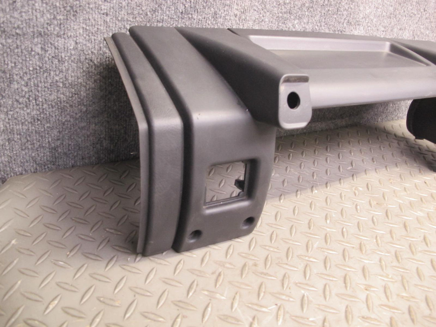 2005-2007 Hummer H2 Right Side Dash Upper Trim Panel W/ Air Vent Assembly