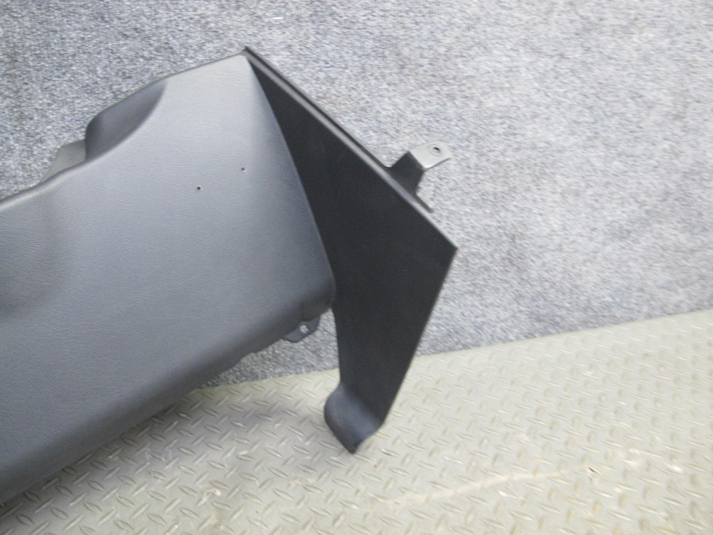 2003-2007 Hummer H2 Dash Front Left Lower Knee Trim Cover Panel 15058424