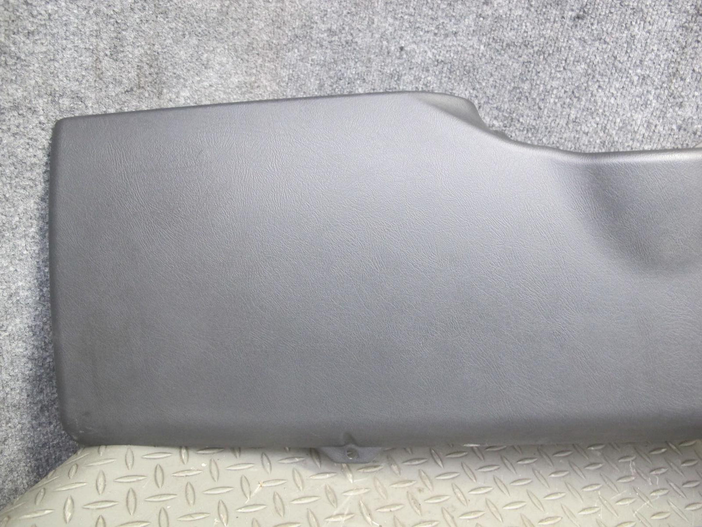 2003-2007 Hummer H2 Dash Front Left Lower Knee Trim Cover Panel 15058424