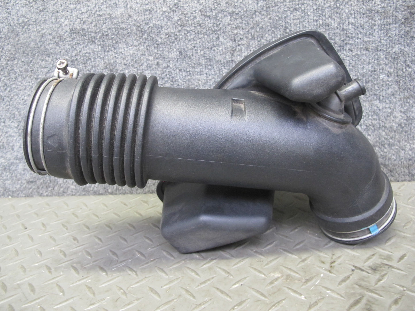 01-05 Lexus IS300 Engine Air Intake Tube Cleaner Resonator 17860-46160 OEM