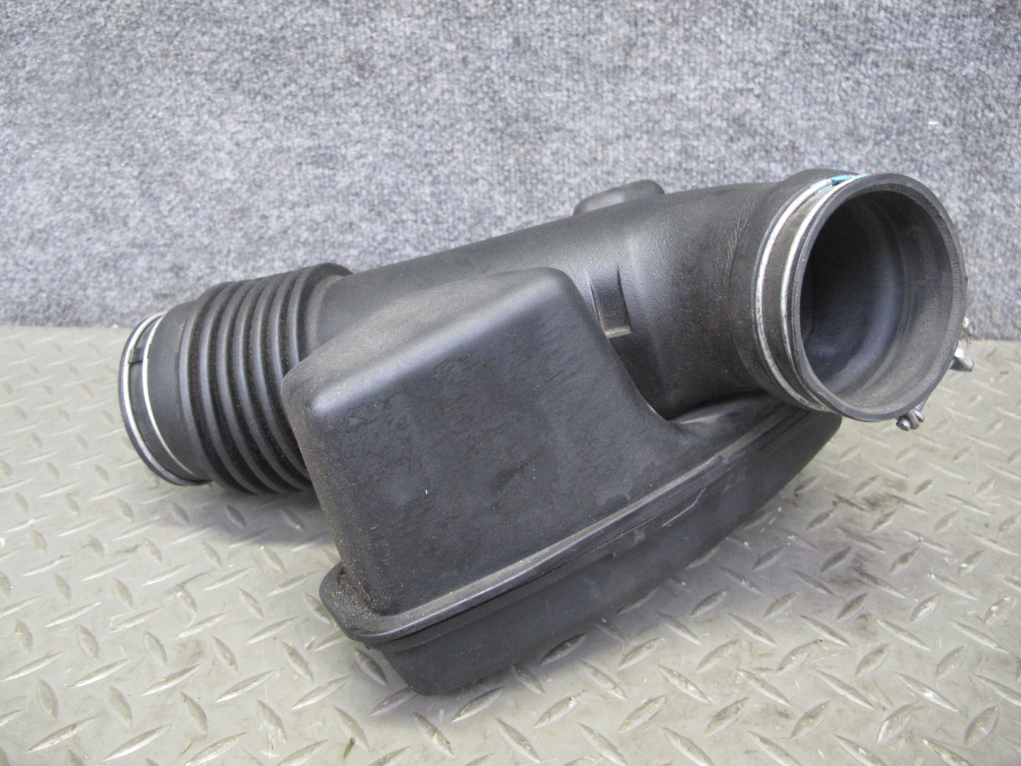01-05 Lexus IS300 Engine Air Intake Tube Cleaner Resonator 17860-46160 OEM