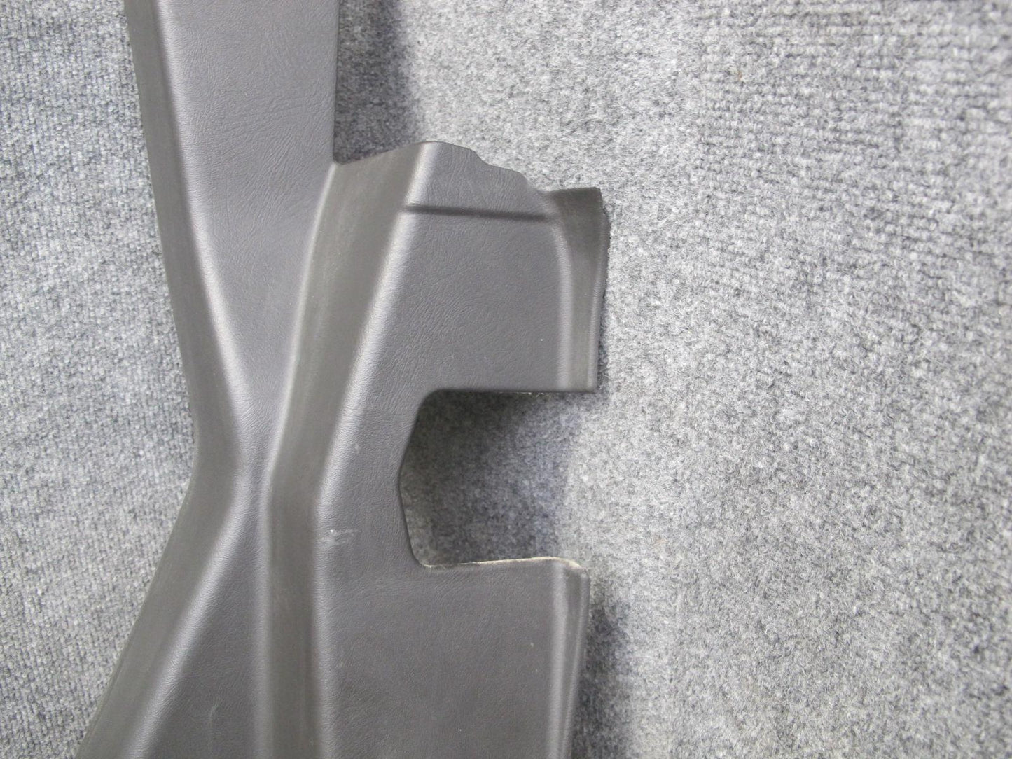 2005-2007 Hummer H2 SUT Rear Left Right Side C Pillar Lock Panel Cover Trim Set