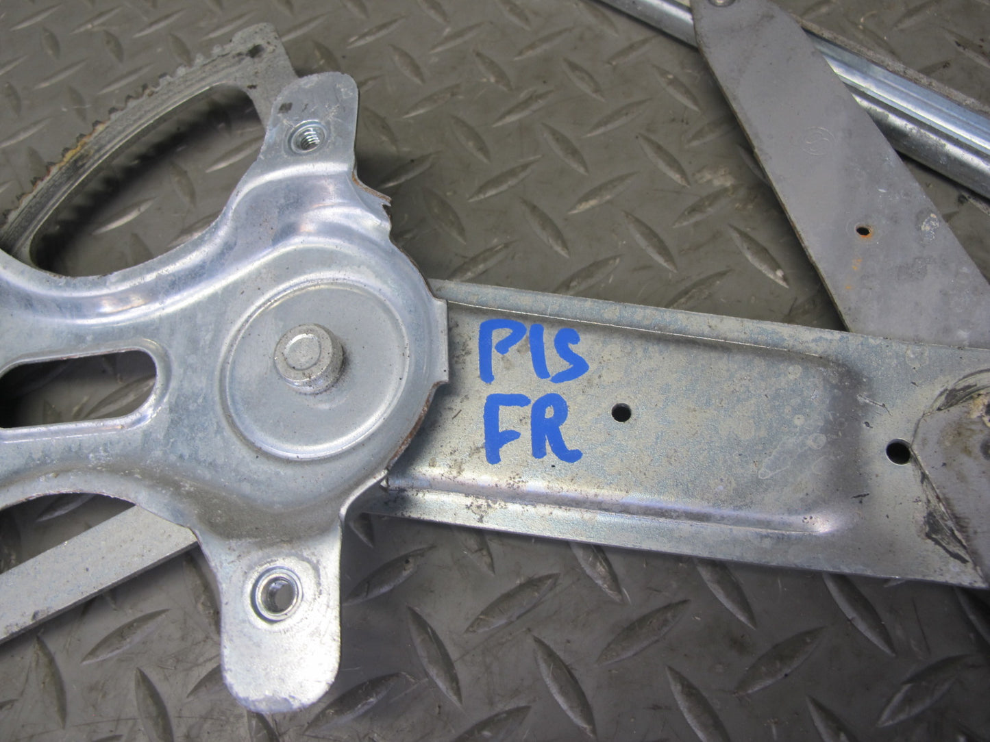 01-05 Lexus JCE10L IS300 Front Right Door Window Regulator w Motor OEM