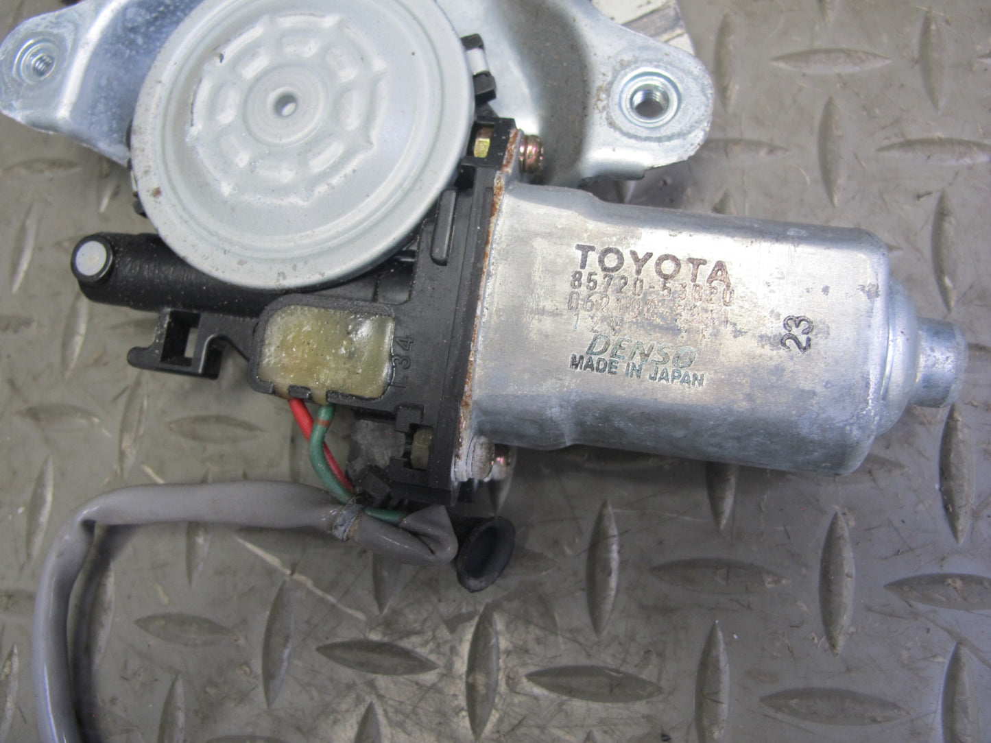 01-05 Lexus JCE10L IS300 Front Right Door Window Regulator w Motor OEM