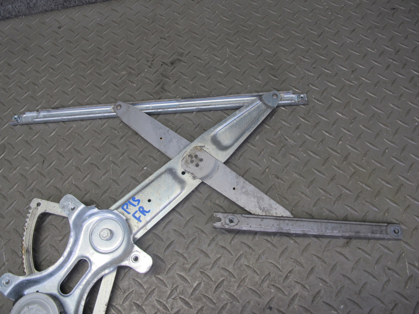 01-05 Lexus JCE10L IS300 Front Right Door Window Regulator w Motor OEM