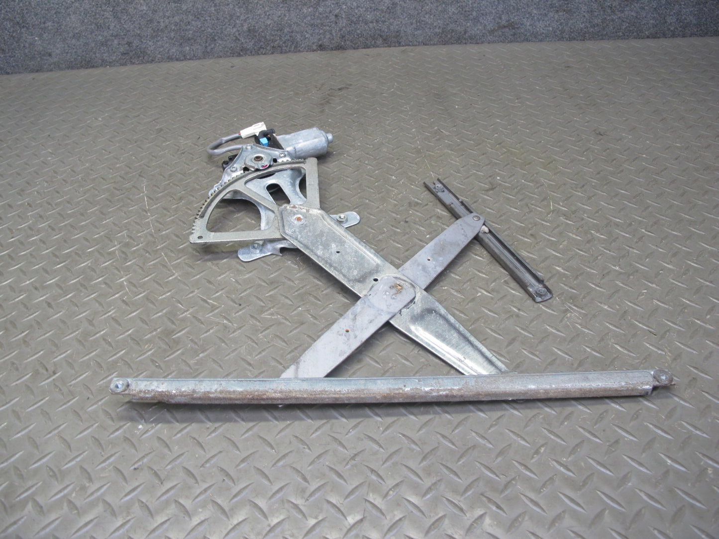 01-05 Lexus JCE10L IS300 Front Right Door Window Regulator w Motor OEM