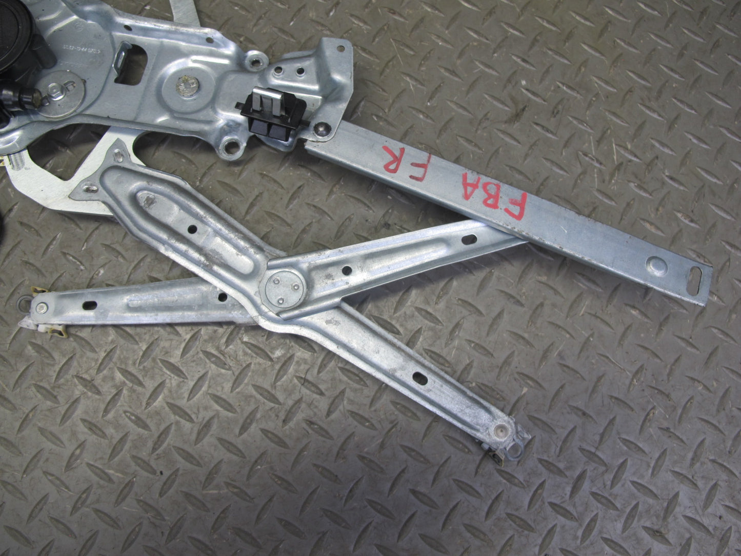 89-95 BMW E34 5-SERIES Front Right Passenger Door Window Regulator w Motor OEM
