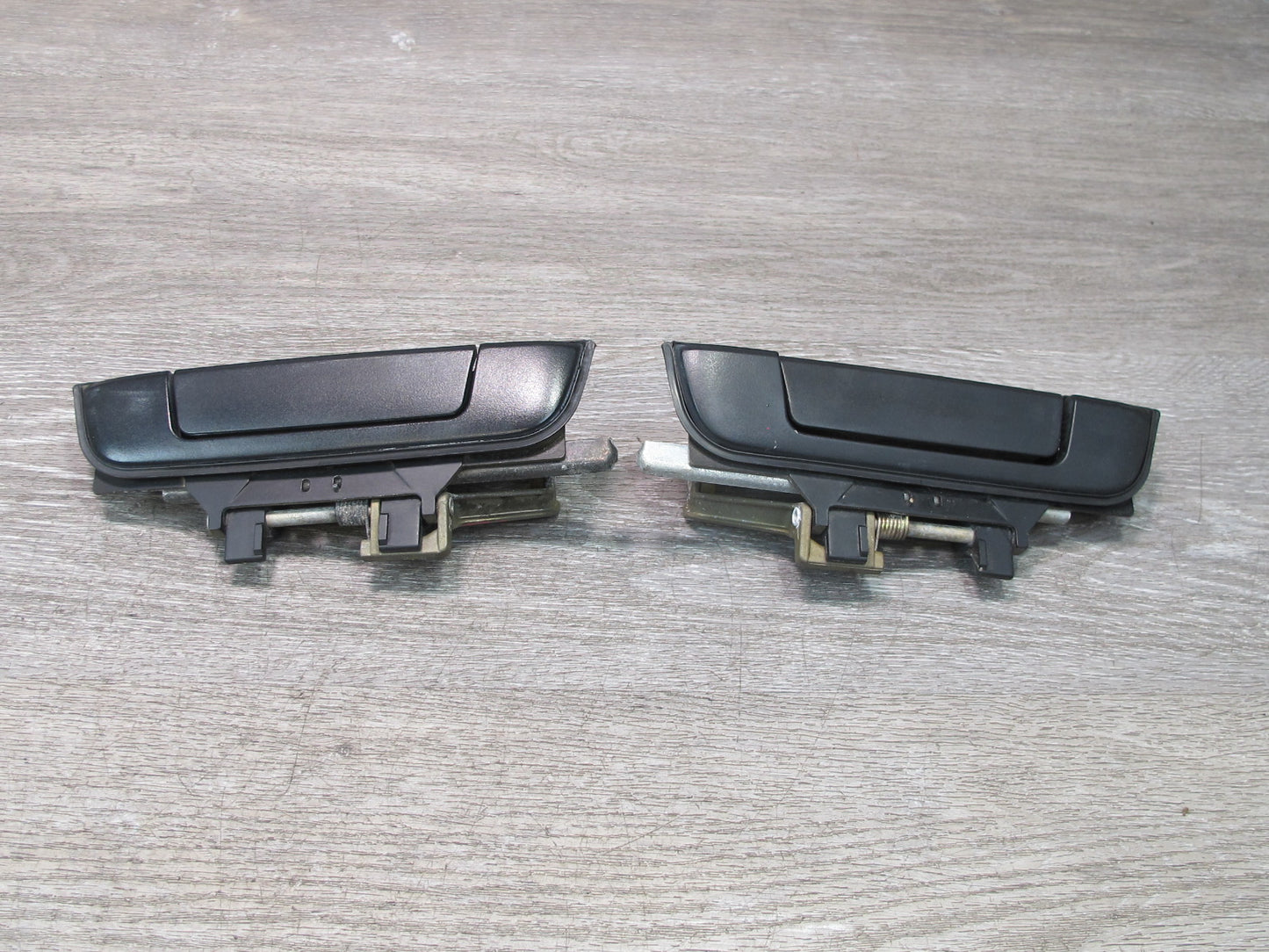 92-95 BMW E34 5-SERIES Set of 2 Rear Left & Right Exterior Door Handle Black OEM