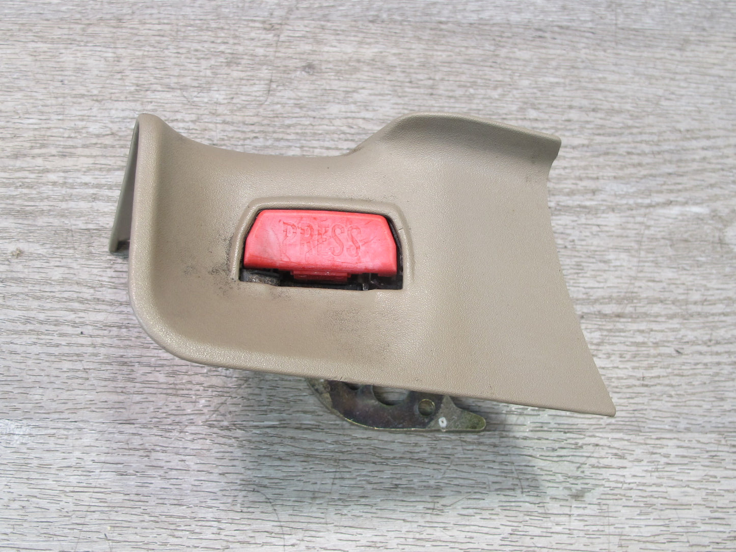 89-95 BMW E34 5-SERIES REAR LEFT & RIGHT SIDE SEATBELT BUCKLE RECEIVER SET OEM